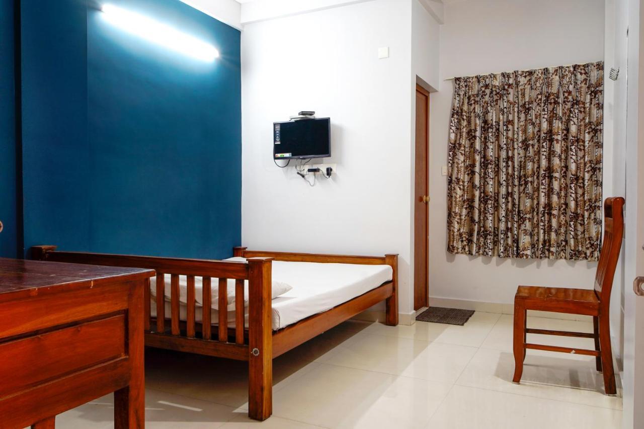 Reach Residency Hotel Kochi Exterior foto
