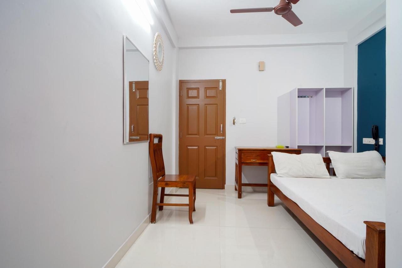 Reach Residency Hotel Kochi Exterior foto