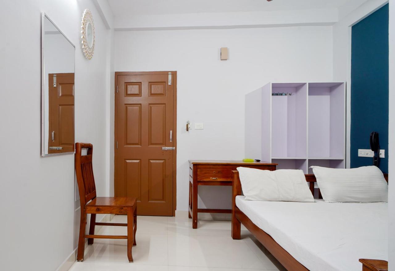 Reach Residency Hotel Kochi Exterior foto