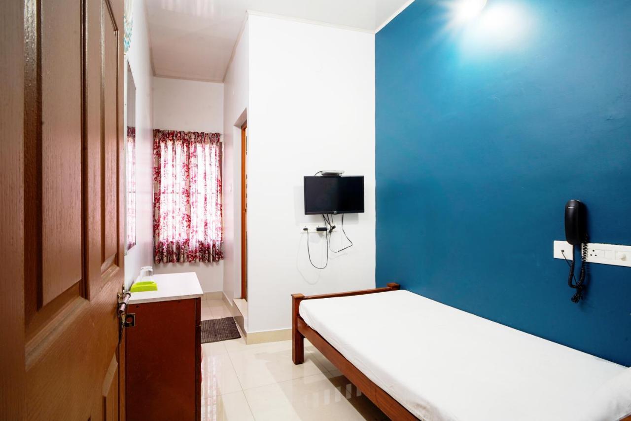 Reach Residency Hotel Kochi Exterior foto