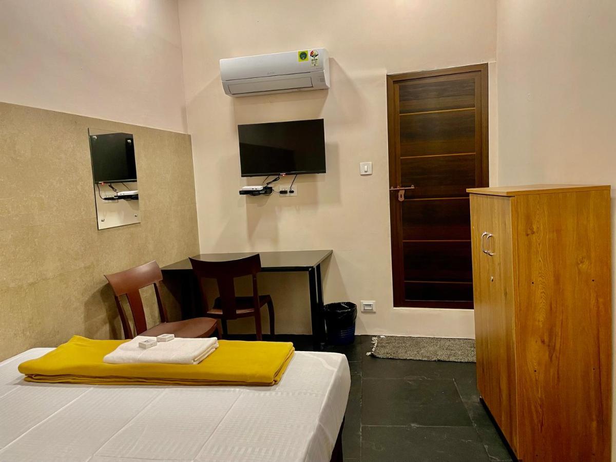 Reach Residency Hotel Kochi Exterior foto