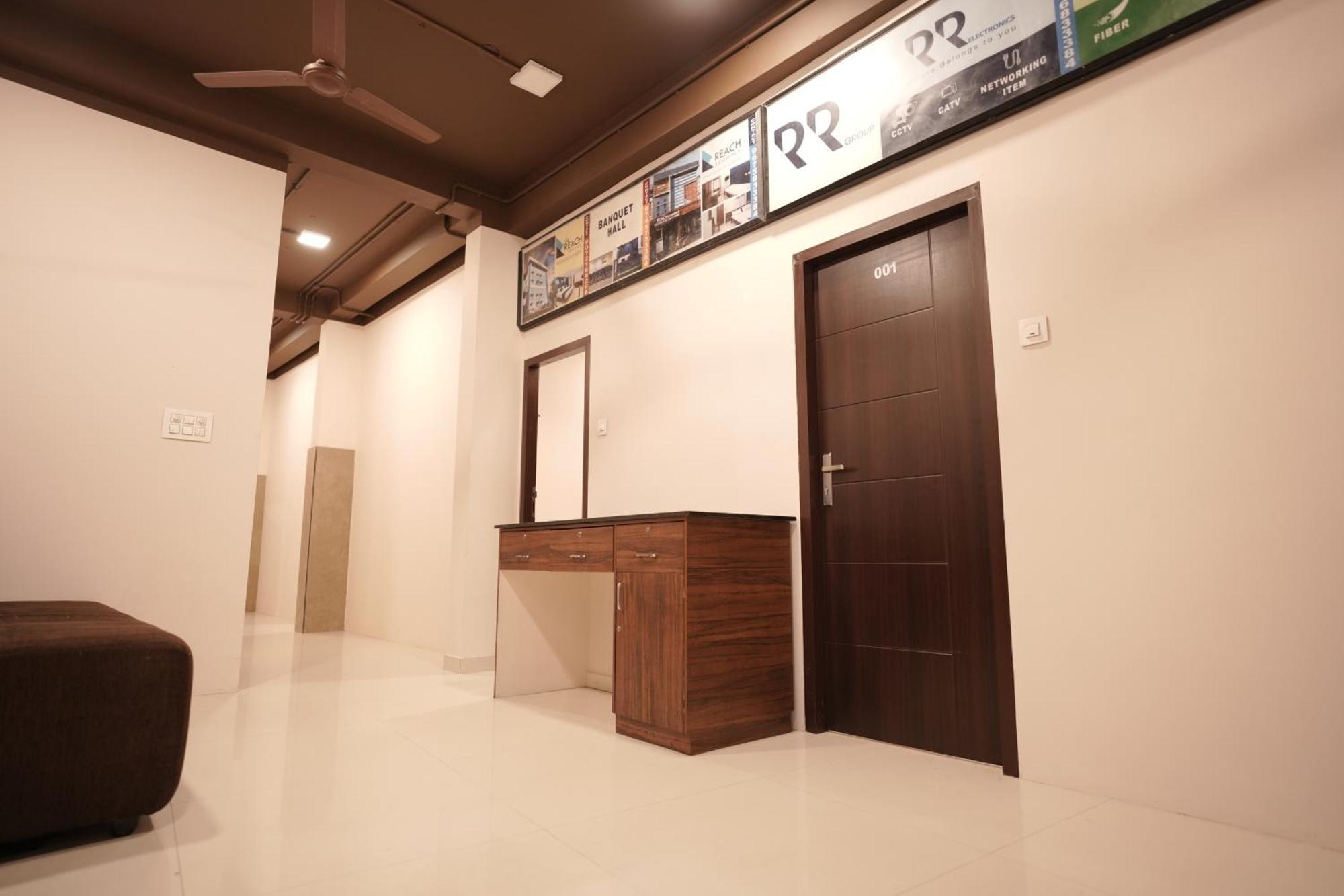 Reach Residency Hotel Kochi Exterior foto