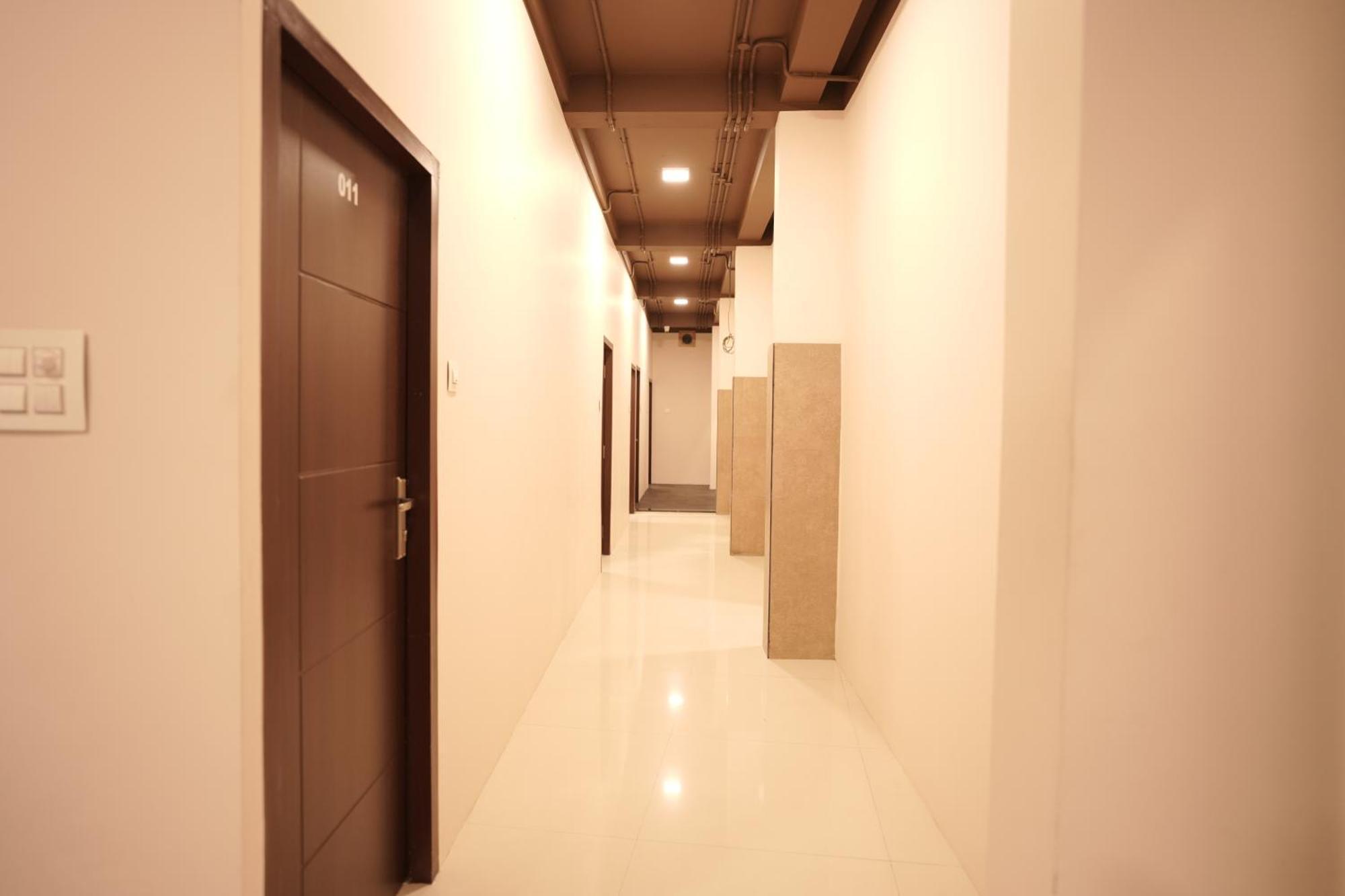 Reach Residency Hotel Kochi Exterior foto