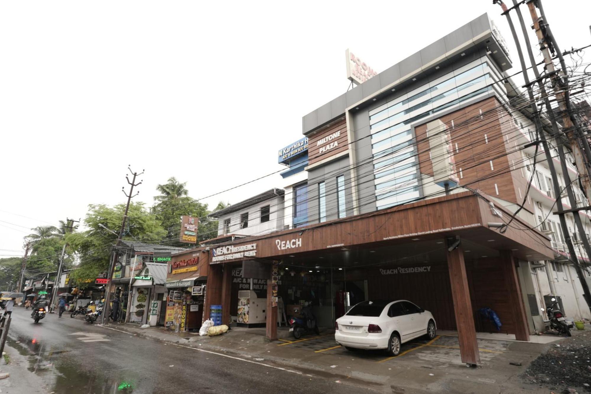 Reach Residency Hotel Kochi Exterior foto