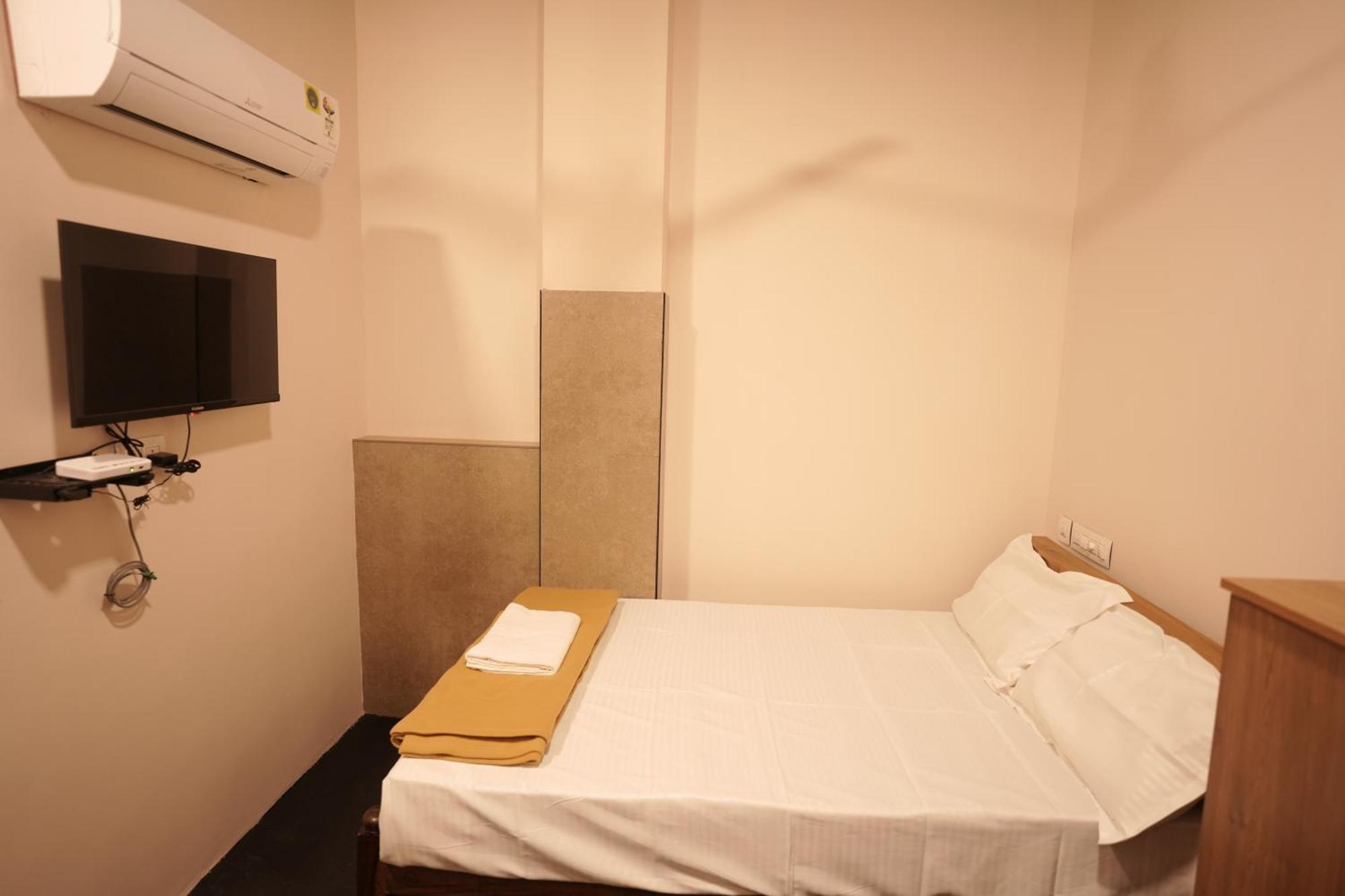 Reach Residency Hotel Kochi Exterior foto