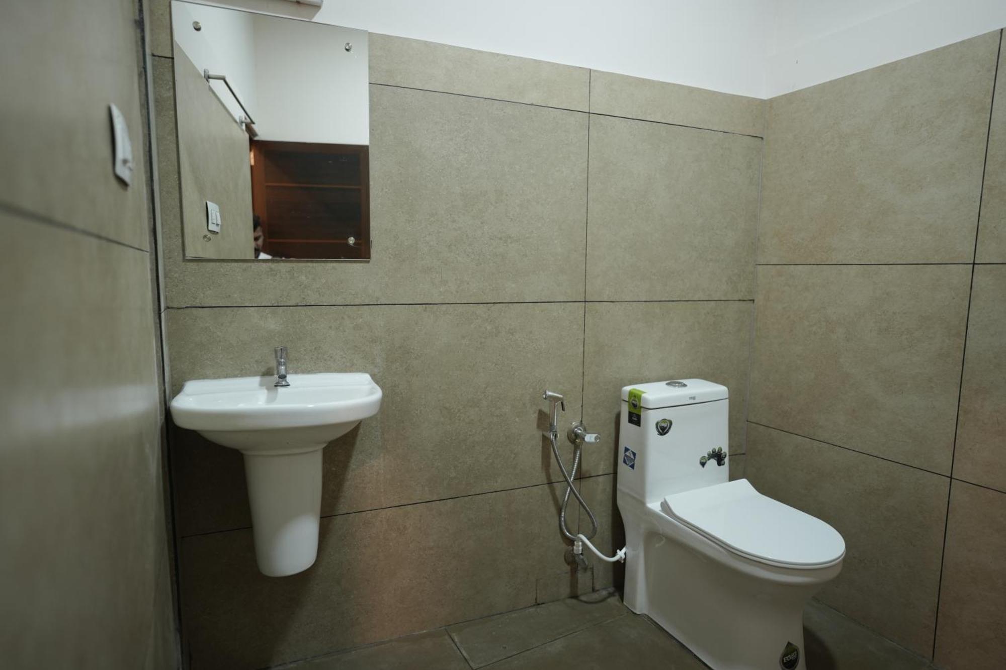 Reach Residency Hotel Kochi Exterior foto
