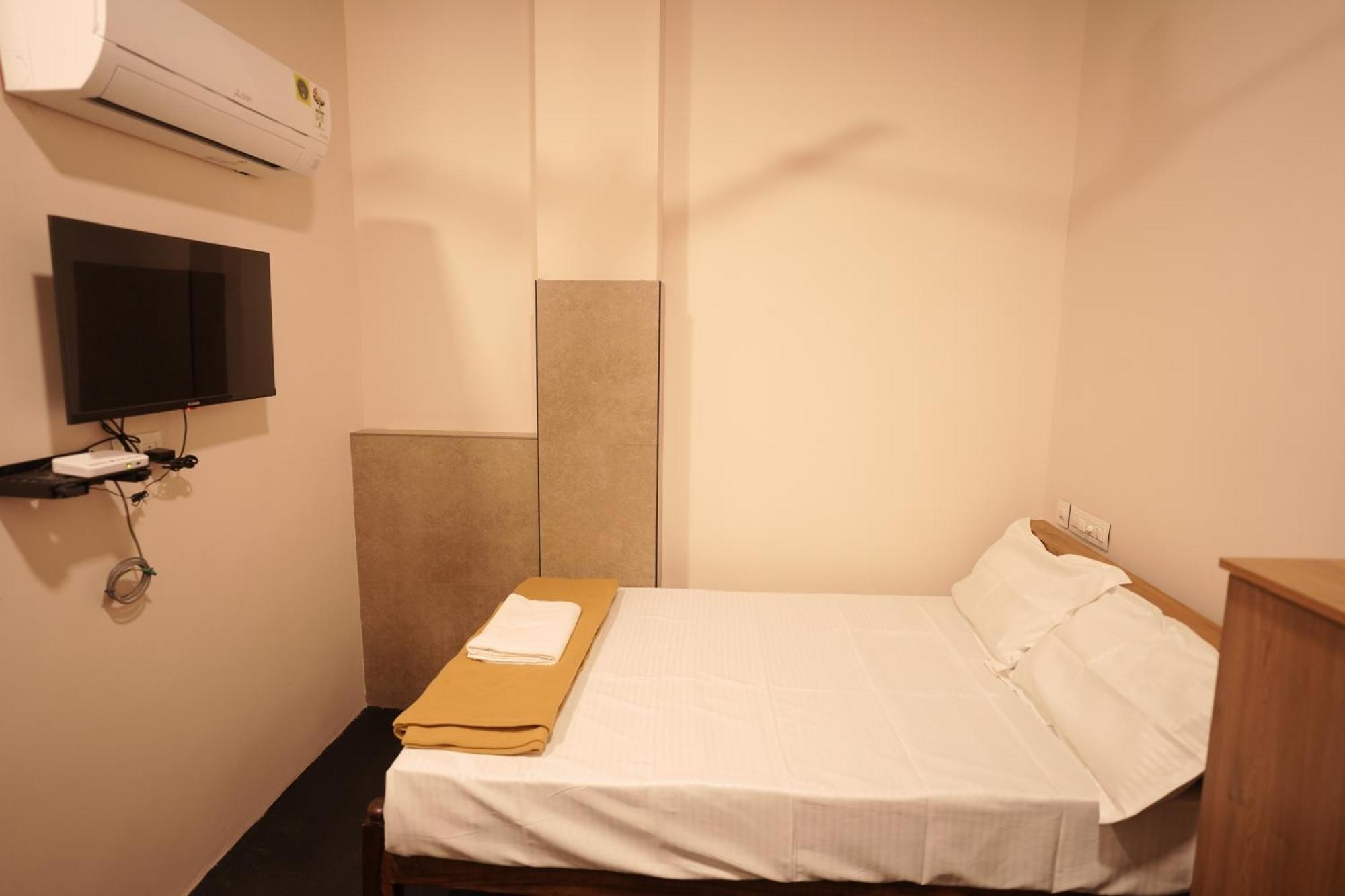 Reach Residency Hotel Kochi Exterior foto