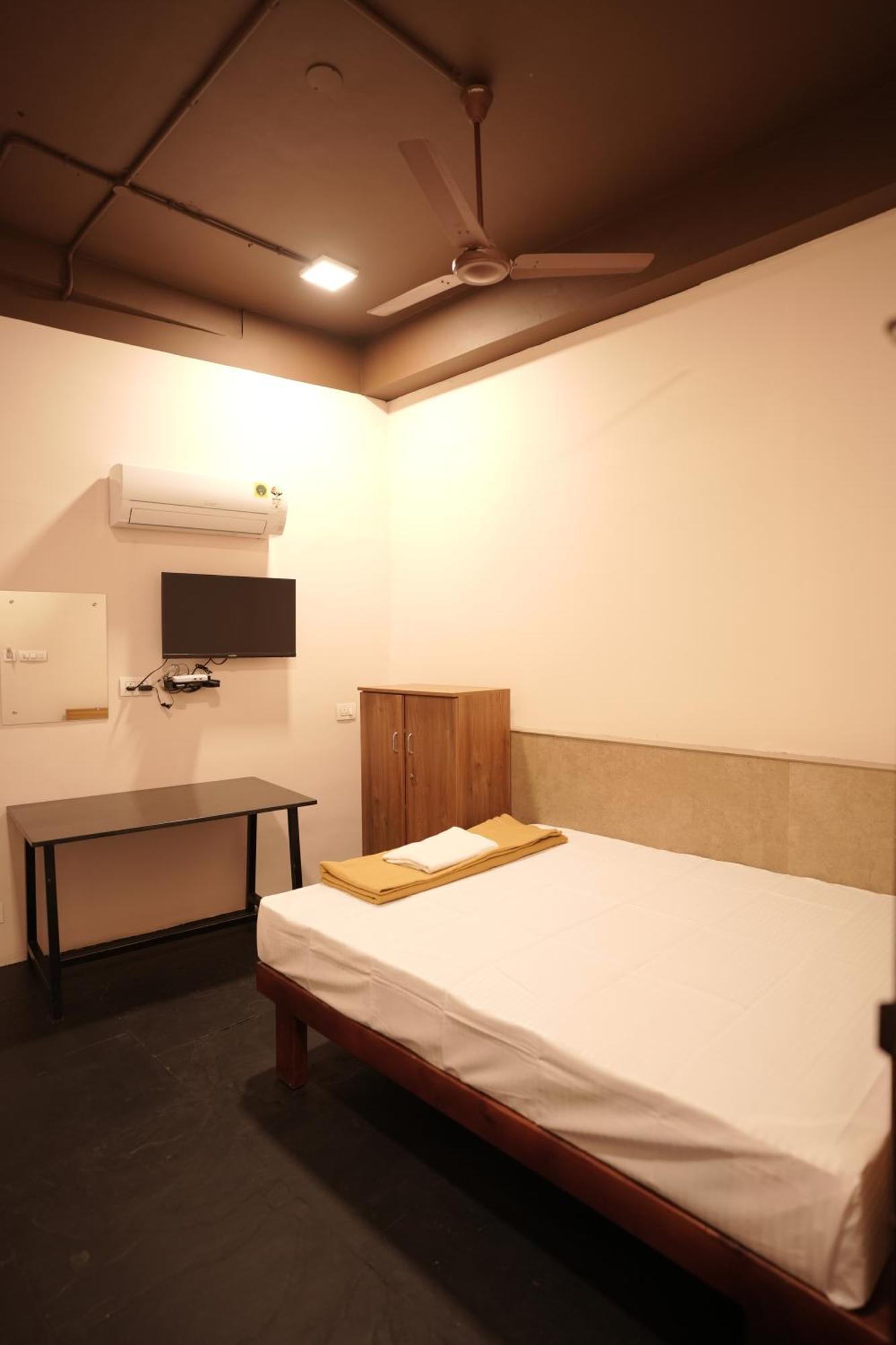 Reach Residency Hotel Kochi Exterior foto