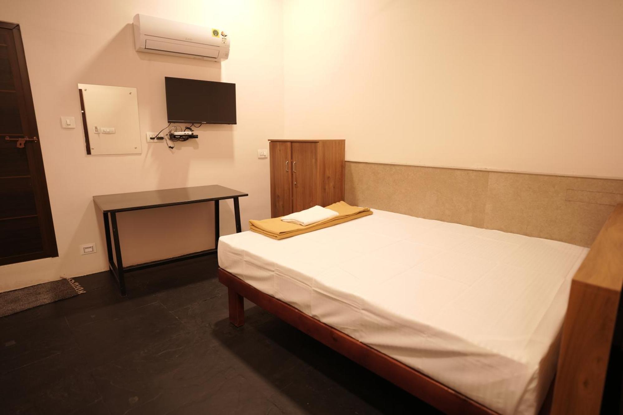 Reach Residency Hotel Kochi Exterior foto