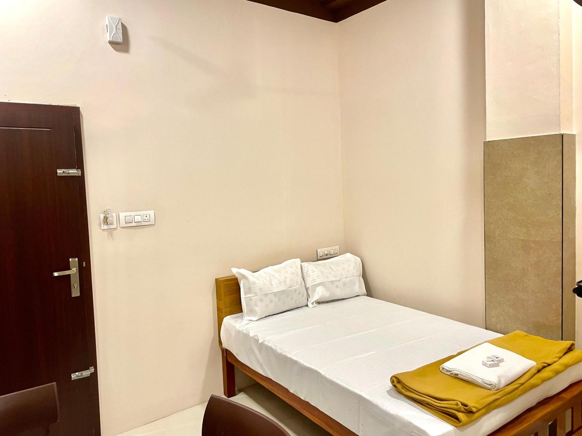 Reach Residency Hotel Kochi Exterior foto